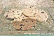 Raw Vegan Chocolate Chip Cookies