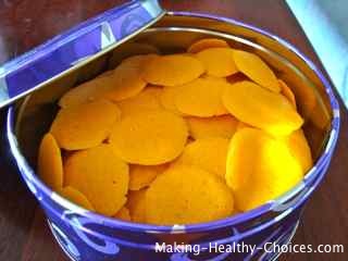 Cheez-it Style Crackers - Raw Vegan Recipe